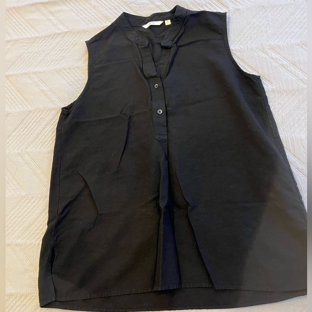 Uniqlo Sleeveless Black Top